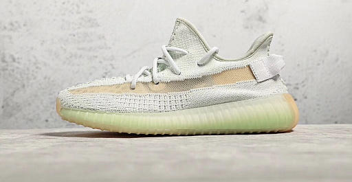 Кроссовки Yezzy