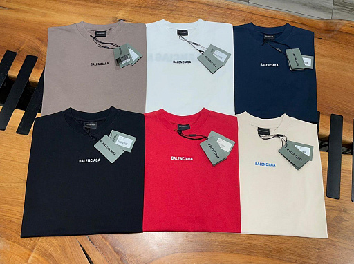 Футболка Balenciaga