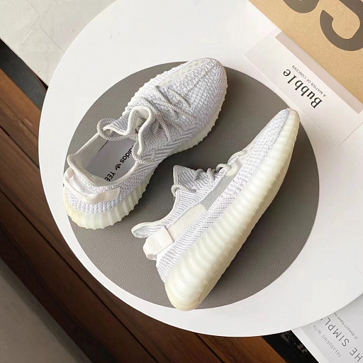 Кроссовки Yeezy