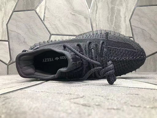 Кроссовки Yeezy