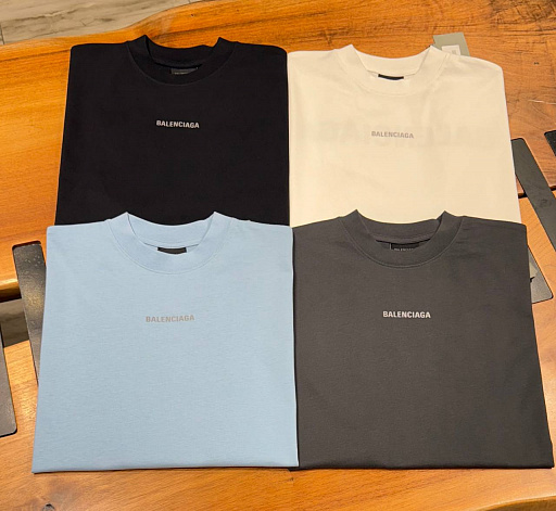 Футболка Balenciaga