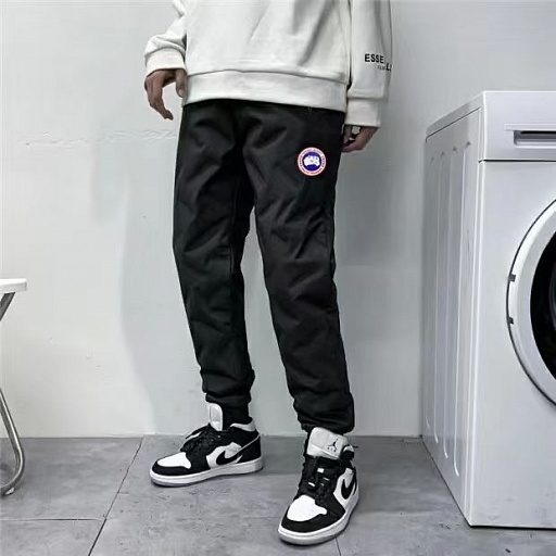 Спортивные брюки Canada Goose