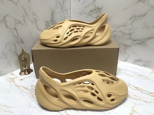 Шлепанцы Yezzy