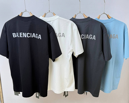 Футболка Balenciaga