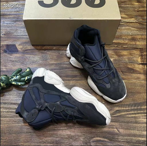 Кроссовки Yeezy