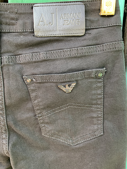 Джинсы Armani