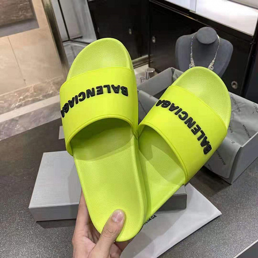 Шлепанцы Balenciaga