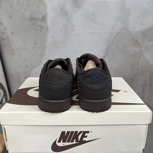 Кроссовки Nike Travis Scott