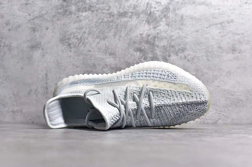 Кроссовки Yeezy
