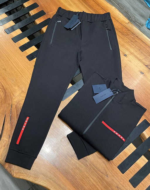 Спортивный костюм Prada