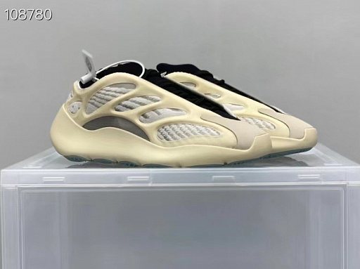 Кроссовки Yeezy