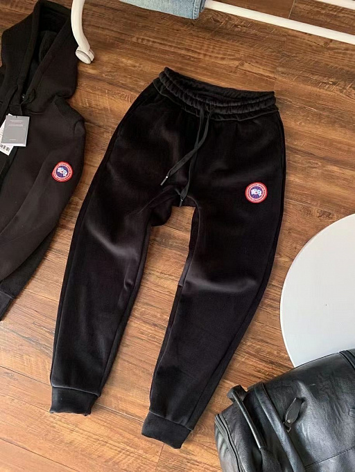 Спортивный костюм Canada Goose