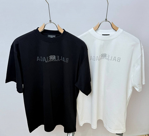 Футболка Balenciaga
