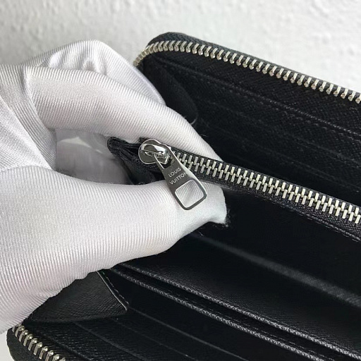 Кошелек Louis Vuitton