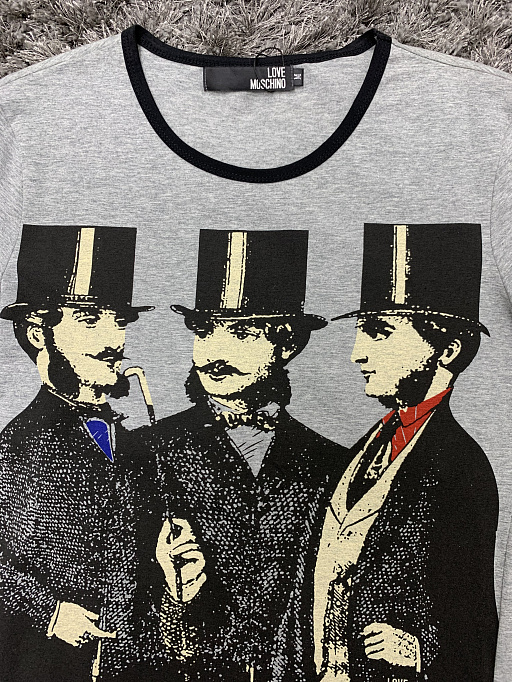 Футболка Moschino
