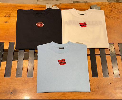 Футболка Balenciaga