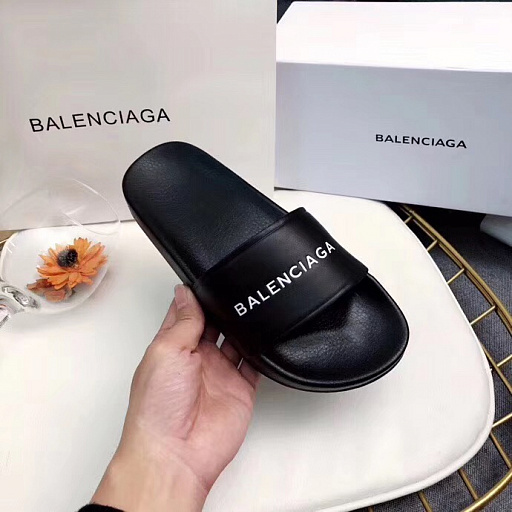 Шлепанцы Balenciaga