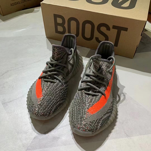 Кроссовки Yeezy