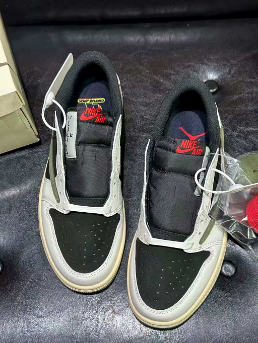 Кроссовки Nike Travis Scott