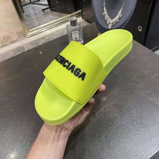 Шлепанцы Balenciaga