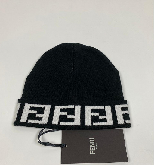Шапка Fendi