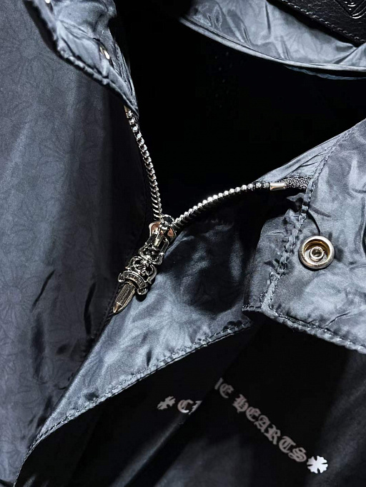 Ветровка Chrome Hearcs