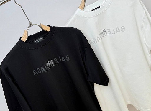 Футболка Balenciaga